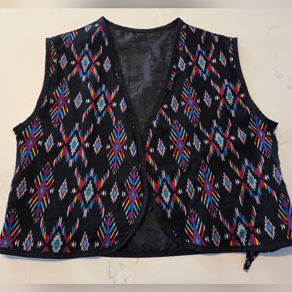 Handmade Aztec Geometric Pattern Vest - Picture 4 of 7